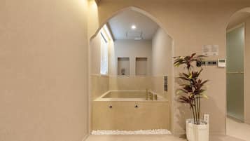 Couple Spa | FAJ | Private spa tub