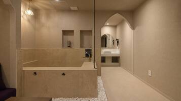 Family Spa | NAR | Privat spabad