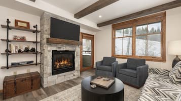 Condo, 2 Bedrooms | Interior