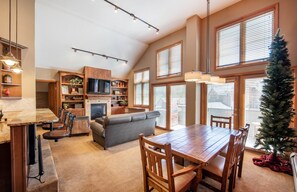 Condo, 2 habitaciones | Interior