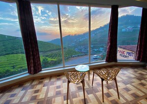 Hill View Suite Room | Vista al cerro