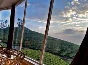 Hill View Suite Room | Vista al cerro