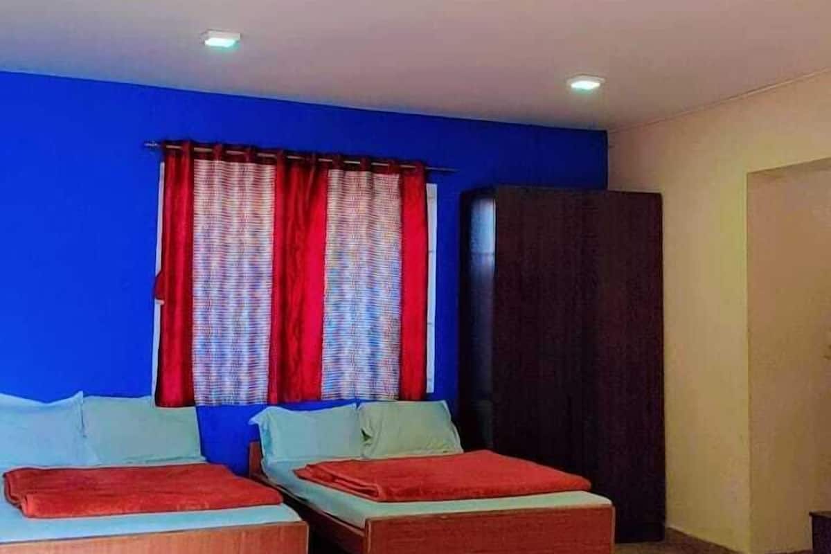 Large Family Room | Iron/ironing board, free WiFi, bed sheets
