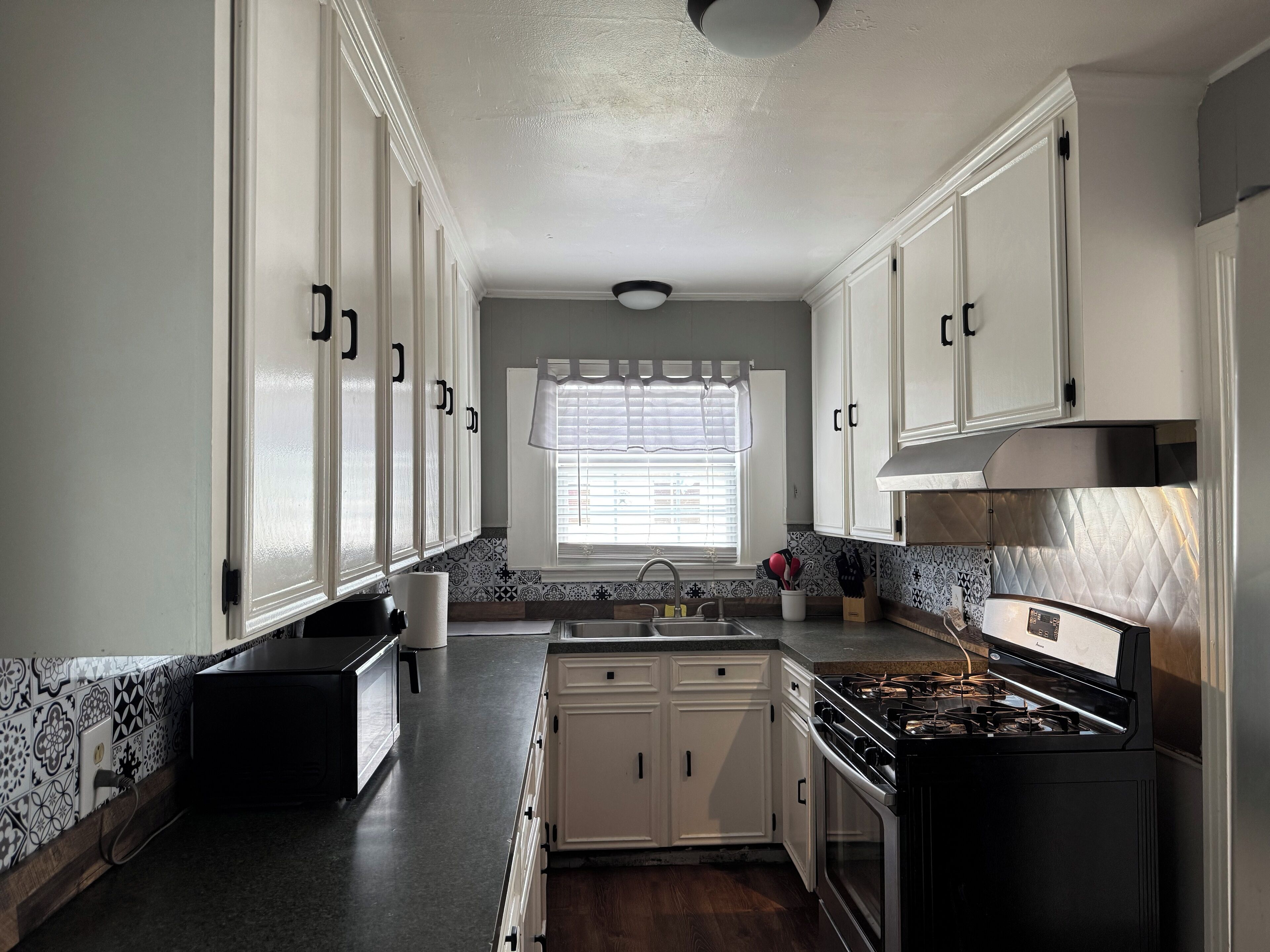 Micro-ondes, four, plaque de cuisson