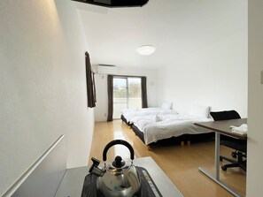 Basic Twin Room, Kitchenette, City View | Free WiFi - gurantuin kokusaitoori (Naha)