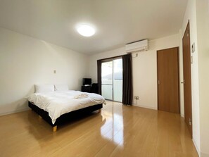 Basic Double Room, Kitchenette, City View | Free WiFi - gurantuin kokusaitoori (Naha)