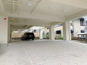 Parking - gurantuin kokusaitoori (Naha)