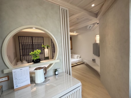 Family Room, Non Smoking | Soundproofing, free wired internet. yado B&B