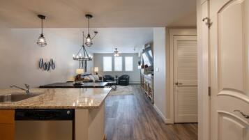 Condo, 2 Bedrooms | Interior