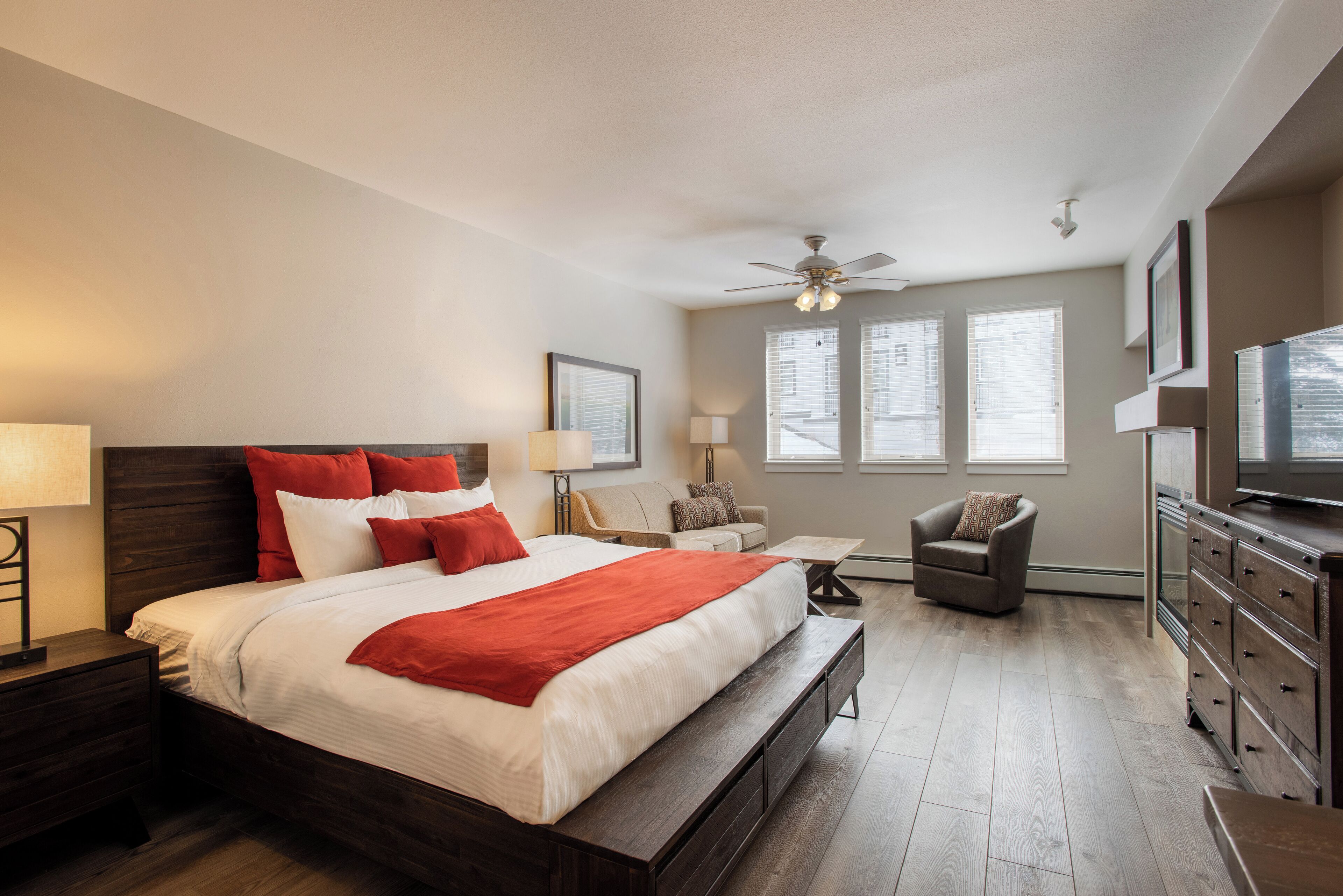 Estudio | Tabla de planchar con plancha y wifi gratis