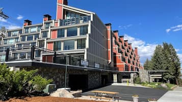 Condo, 2 Bedrooms | Exterior