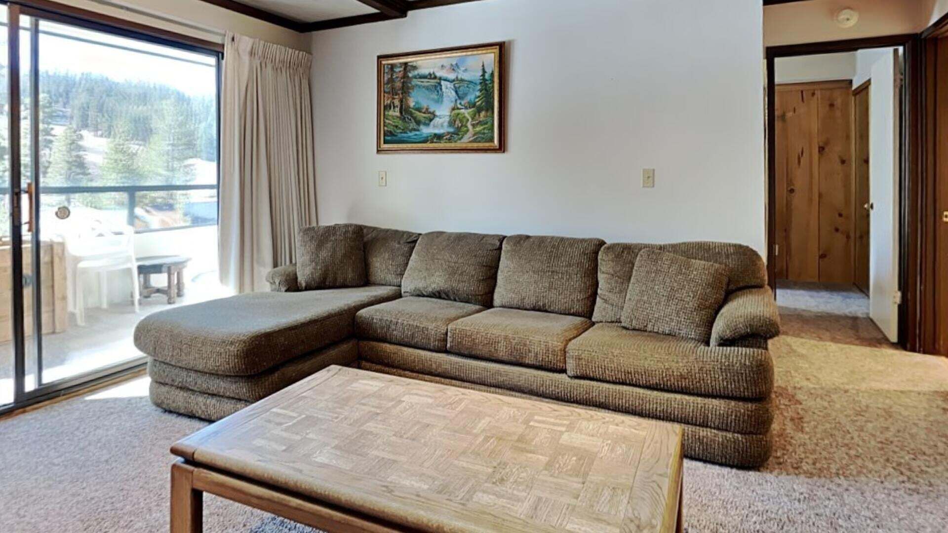 Condo, 2 Bedrooms | Living area