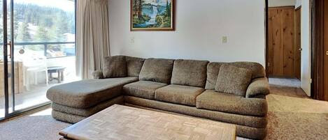 Condo, 2 Bedrooms | Living area