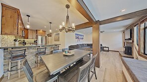 Condo, 2 Bedrooms | Interior