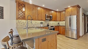 Condo, 2 Bedrooms | Private kitchen | Fridge, oven, coffee/tea maker, toaster - Mammoth Mountain Condos (Mammoth Lakes)