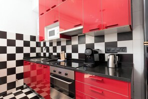 Microwave, oven, kompor, dan mesin espresso