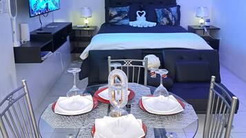 2 bedrooms, in-room safe, desk, laptop workspace