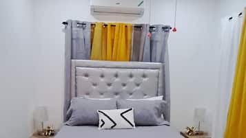 Suíte estúdio | Cofres nos quartos, escrivaninha, espaço de trabalho para notebook