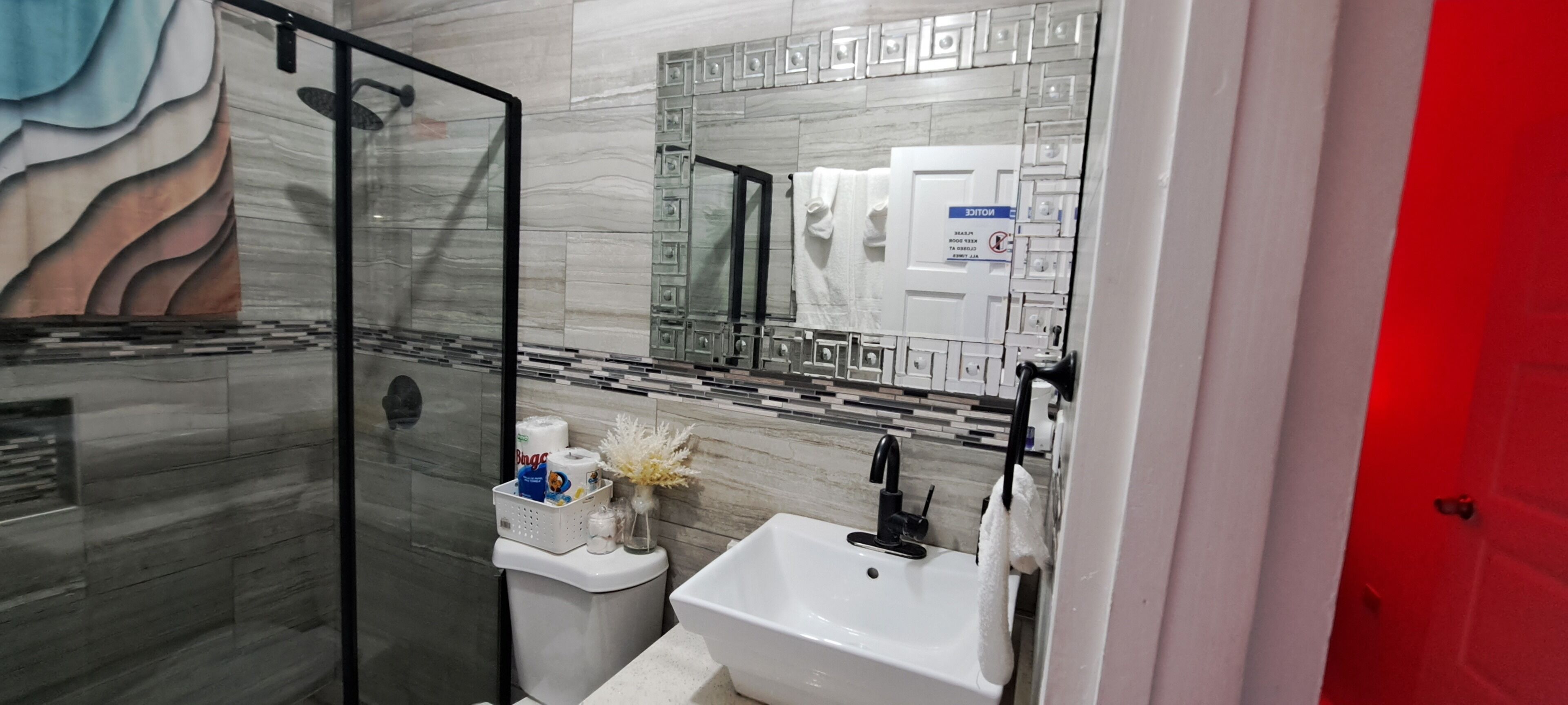 Deluxe Apartment, 2 Bedrooms, Hill View | Bathroom | Shower, hair dryer, towels, soap