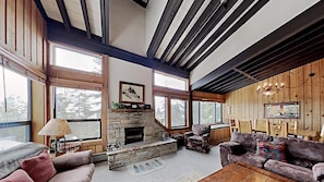 Condo, 4 Bedrooms | Living area