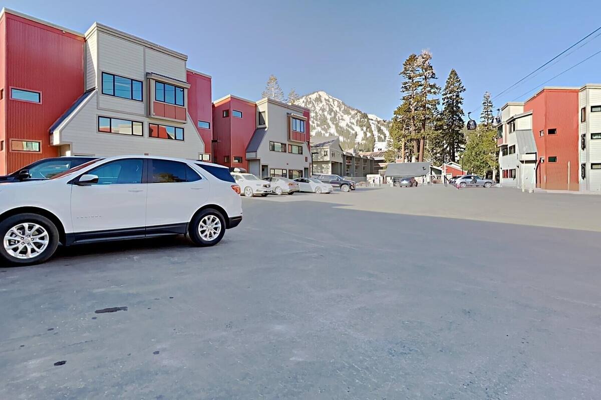Condo, 4 Bedrooms | Property grounds
