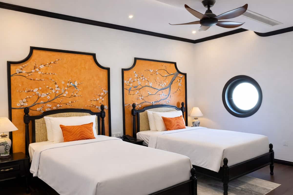 Sengetøy av topp kvalitet, dundyner og minibar (inkludert)