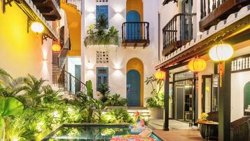 Kolam renang outdoor