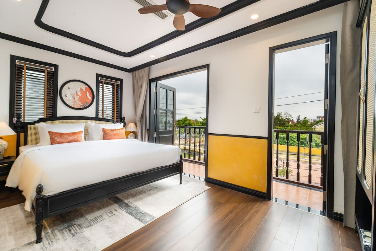 City Double Room, 1 Katil Raja (King), Non Smoking, City View | Peralatan tempat tidur premium, gebar bulu kapas, bar mini percuma