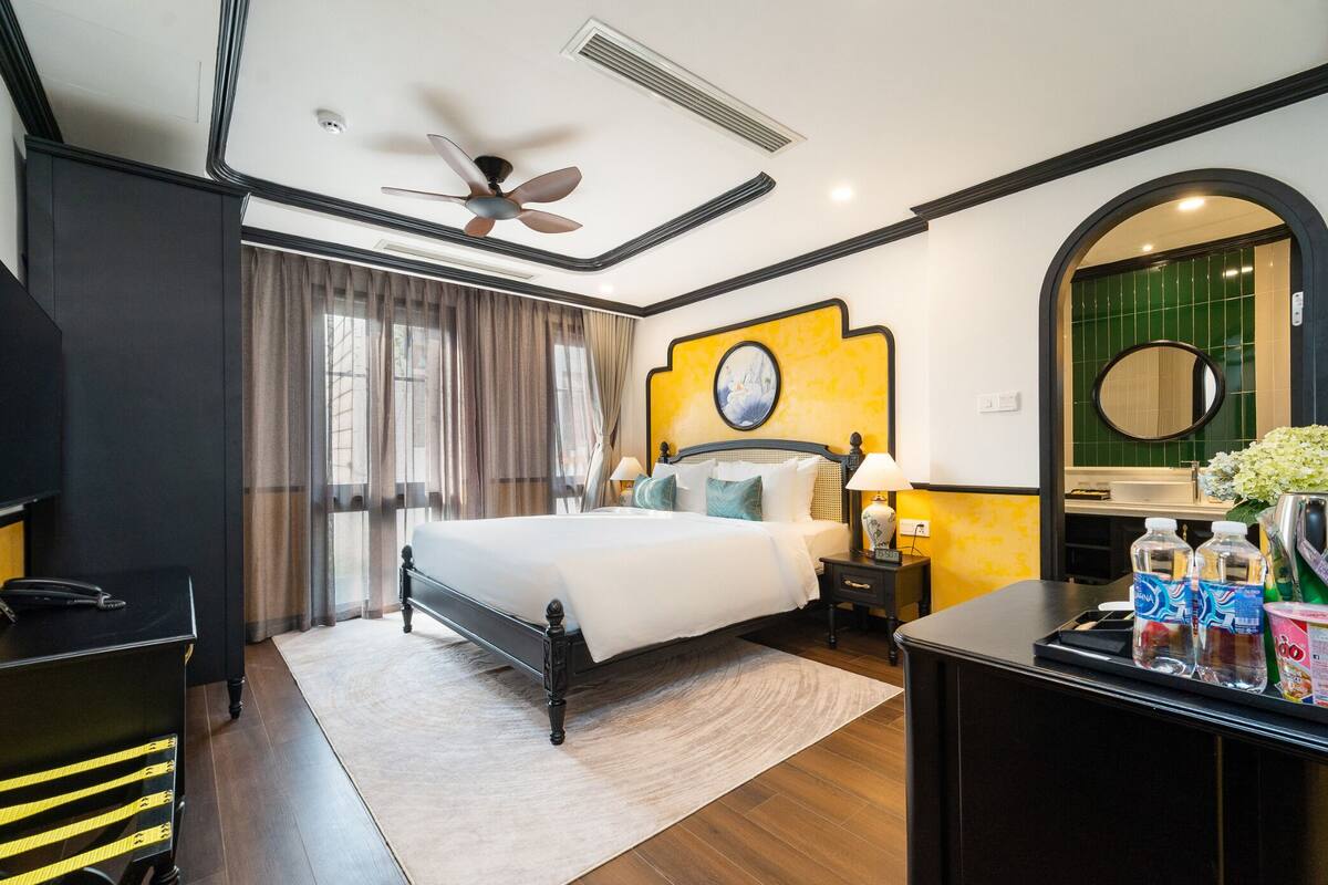 Luksus-dobbeltrom, 1 kingsize-seng, ikke-røyk | Sengetøy av topp kvalitet, dundyner og minibar (inkludert)