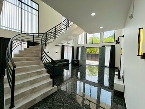 Sala de estar en el lobby