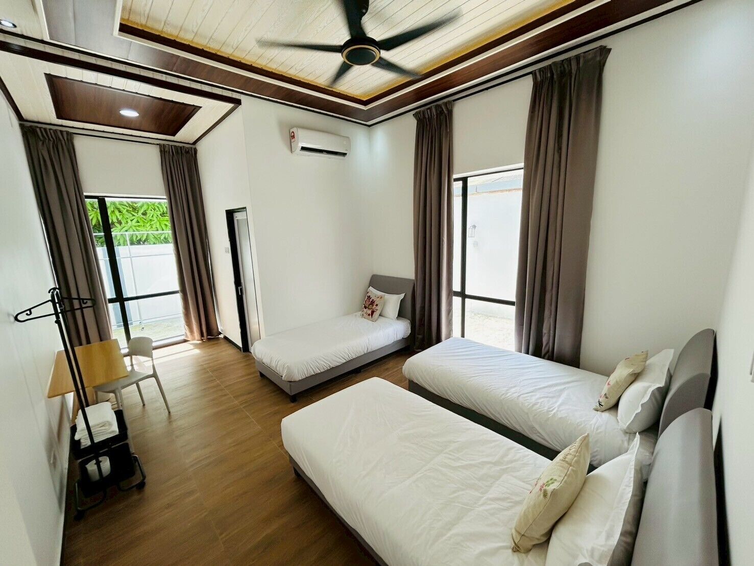 8 bedrooms, down duvets, desk, blackout curtains