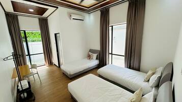 Elite Villa, Courtyard View | 8 bedrooms, down comforters, desk, blackout drapes