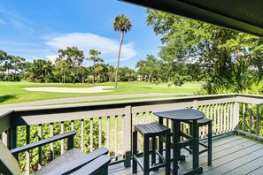Outdoor dining - Walk to Community Beach: Coastal Carolina Condo (Hilton Head Island)