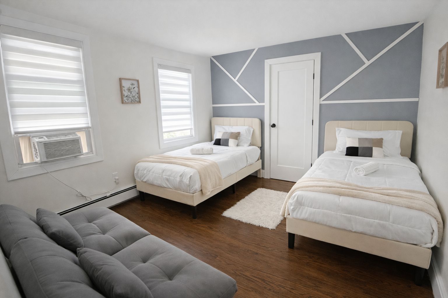 5 bedrooms, iron/ironing board, WiFi, bed sheets