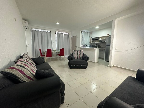 Living room - Paradise Awaits in This Seaside Escape! (Puerto Morelos)