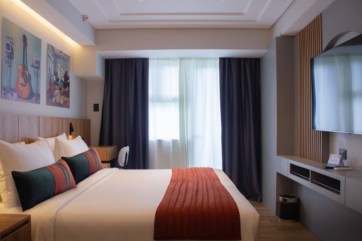 Deluxe Double Room, Balcony, City View