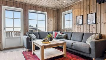 Cabin, 2 Bedrooms, Accessible, Terrace | Living room