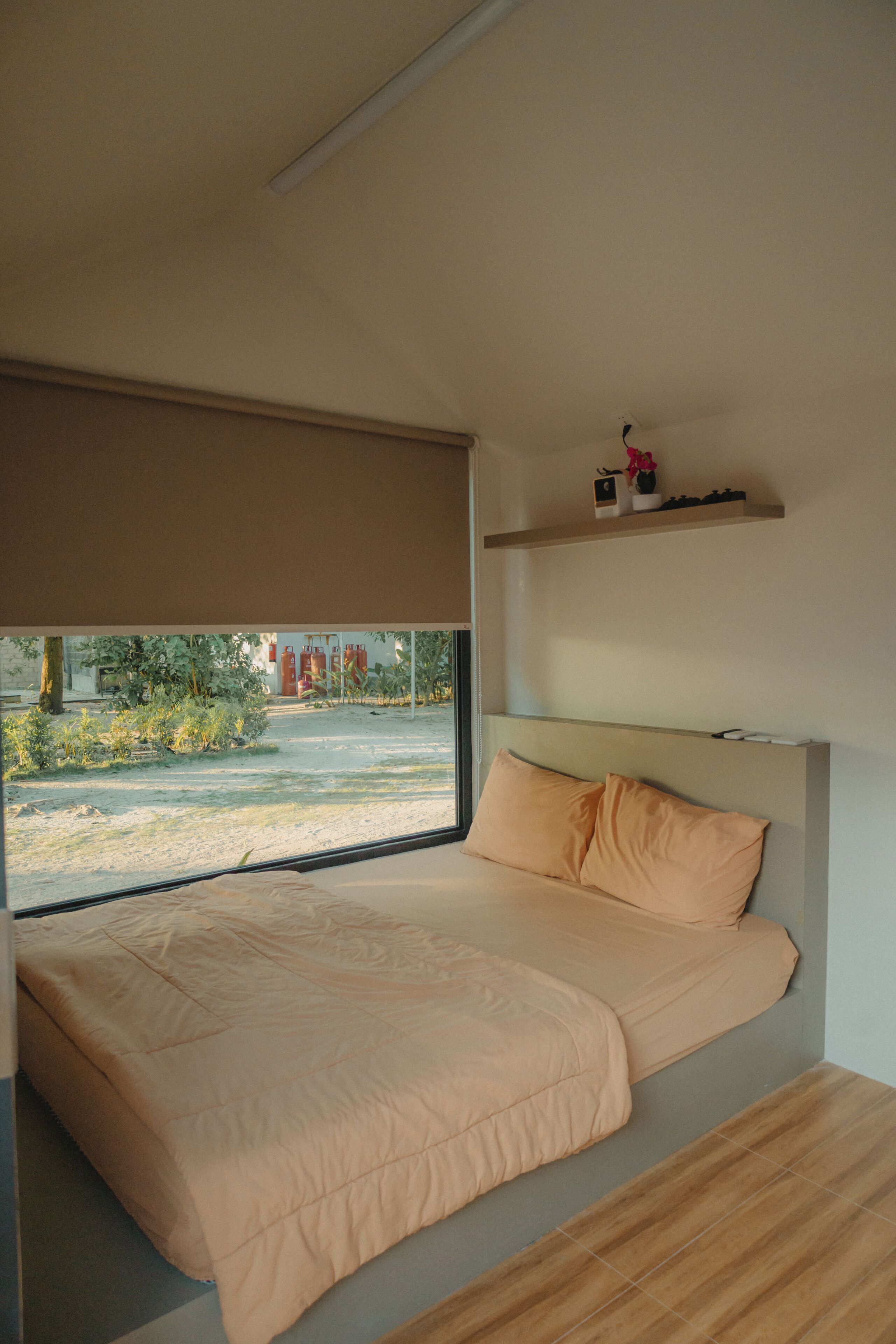 Habitación económica, 1 cama de matrimonio | Minibar, escritorio, wifi gratis y ropa de cama