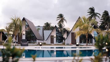 Vista frontal de la propiedad