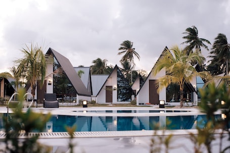 Vista frontal de la propiedad