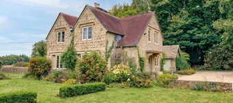 Beautifully presented dog friendly - Cotswold Cottage