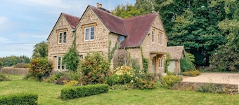 Beautifully presented dog friendly - Cotswold Cottage