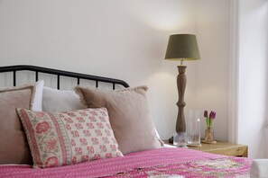 3 bedrooms, desk, iron/ironing board, travel cot