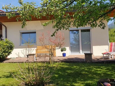 Vacation apartment 63 sqm, terrace with mountain view, bedroom, living room, shower/WC, max. 4 pers.