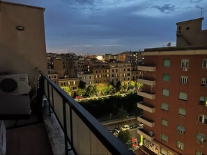 Property grounds - Lucian dreams in roma (Roma)