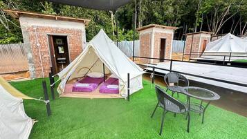 Basic Tent, 2 Twin Beds | Bed sheets