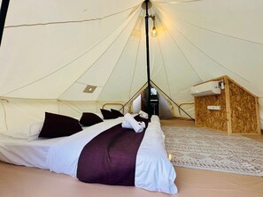 Kamar Quadruple Deluks | Seprai linen