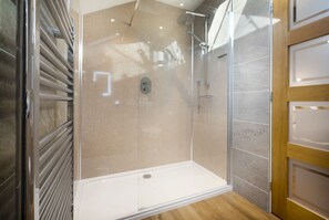 Shower, towels