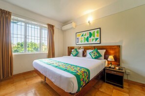 Deluxe Room - Treebo Classic Highway Side (Thiruvananthapuram)