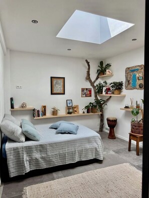 3 chambres, fer et planche à repasser, Wi-Fi, draps fournis